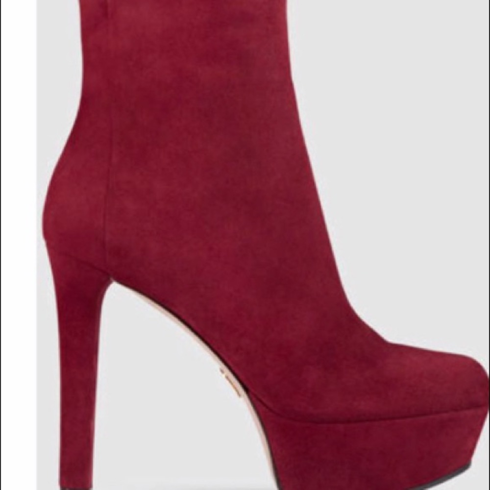 New in box Gucci platform Leila boots